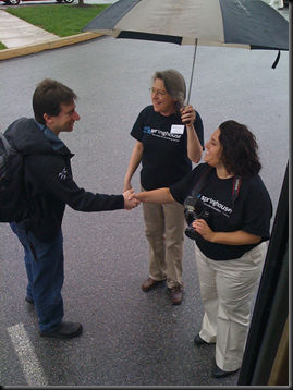 @Krosen shakes hands with Resident MCT and MCTS in Project and Project Server Melanie Rosen